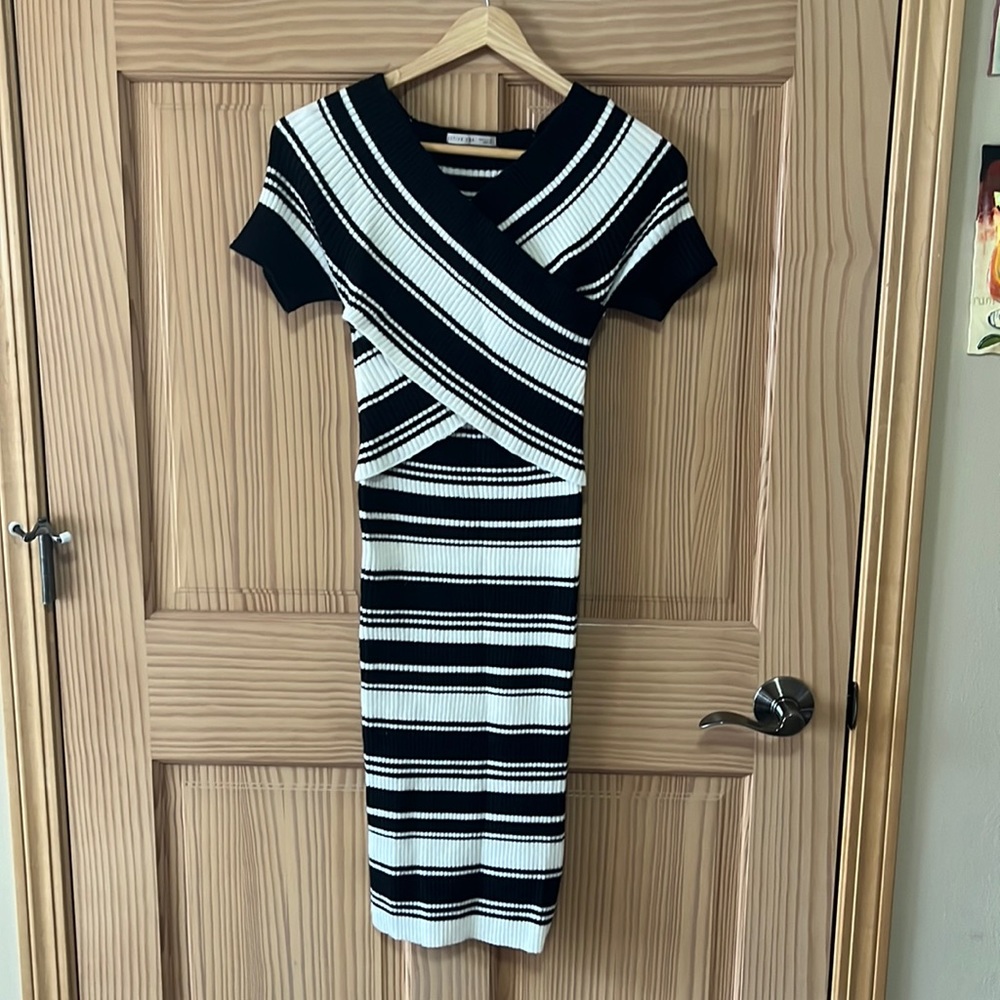Active USA Black and White Sweater Dress Size Medium